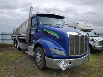  Salvage Peterbilt 579