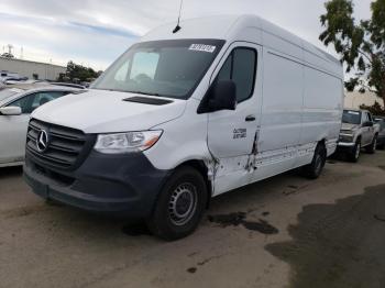  Salvage Mercedes-Benz Sprinter