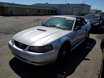  Salvage Ford Mustang