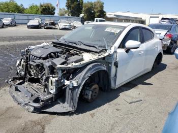  Salvage Mazda 3