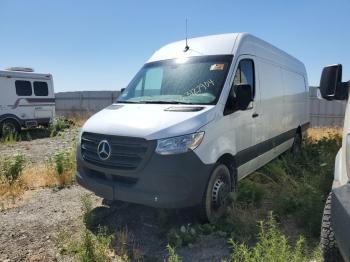  Salvage Mercedes-Benz Sprinter