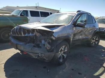  Salvage Jeep Cherokee