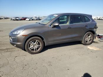  Salvage Porsche Cayenne