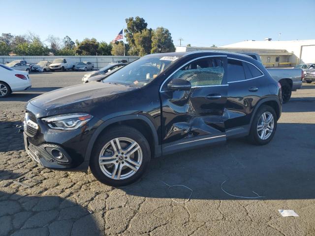  Salvage Mercedes-Benz GLA