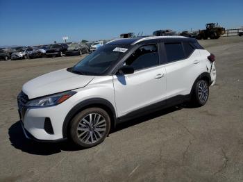  Salvage Nissan Kicks