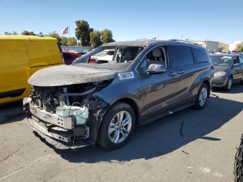  Salvage Toyota Sienna