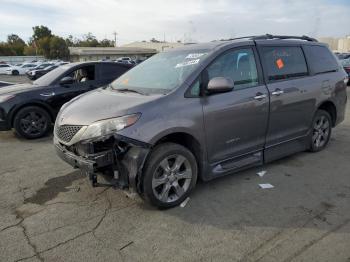  Salvage Toyota Sienna