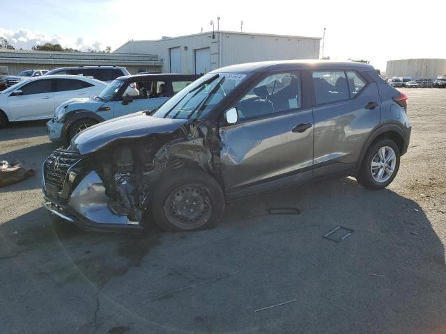  Salvage Nissan Kicks