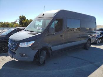  Salvage Mercedes-Benz Sprinter