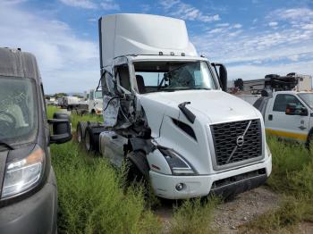  Salvage Volvo Vnr