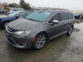  Salvage Chrysler Pacifica