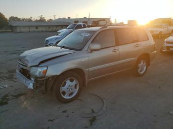  Salvage Toyota Highlander