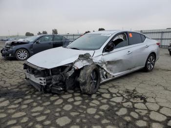  Salvage Nissan Altima