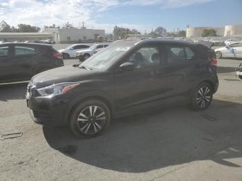  Salvage Nissan Kicks