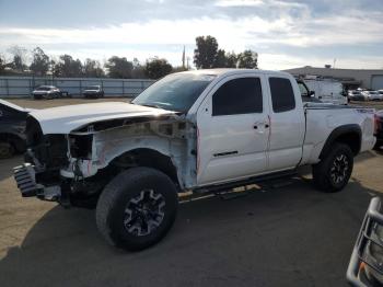  Salvage Toyota Tacoma