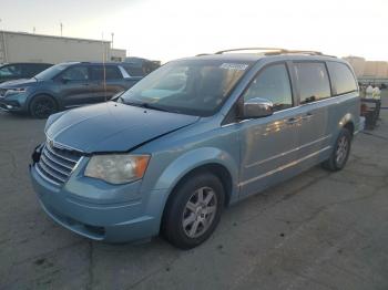  Salvage Chrysler Minivan