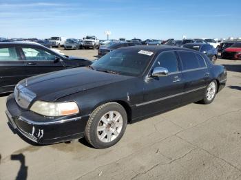  Salvage Lincoln Towncar