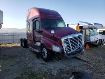  Salvage Freightliner Cascadia 1