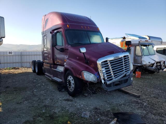  Salvage Freightliner Cascadia 1