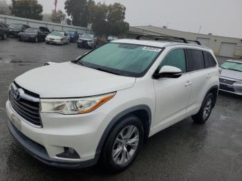  Salvage Toyota Highlander