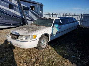  Salvage Lincoln Towncar