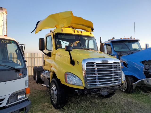  Salvage Freightliner Cascadia 1