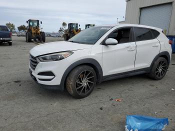  Salvage Hyundai TUCSON