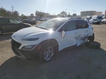  Salvage Hyundai KONA