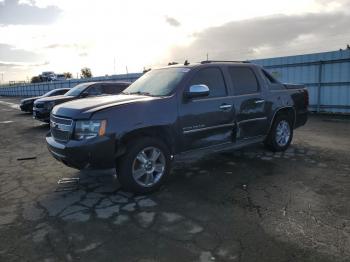  Salvage Chevrolet Avalanche