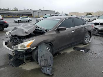  Salvage Nissan Altima