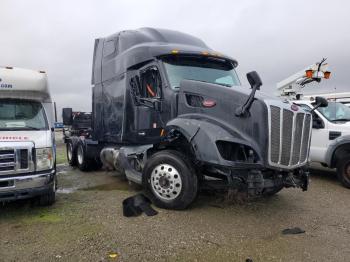  Salvage Peterbilt 579