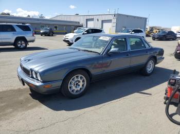  Salvage Jaguar Xj8
