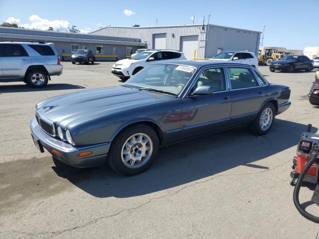  Salvage Jaguar Xj8