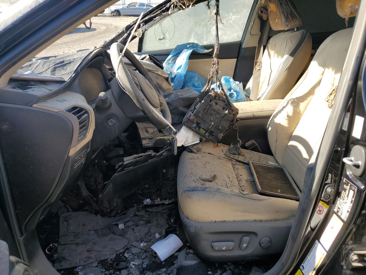 Lexus NX 200t Base Image 9