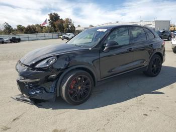  Salvage Porsche Cayenne