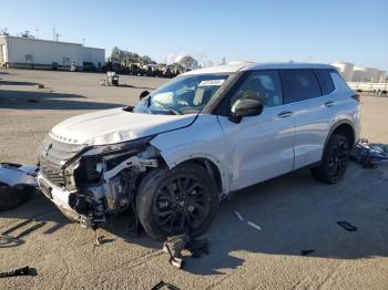  Salvage Mitsubishi Outlander