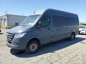  Salvage Mercedes-Benz Sprinter