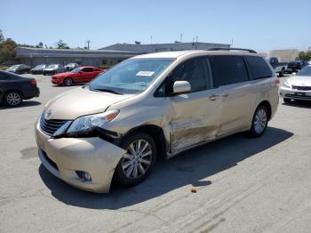  Salvage Toyota Sienna