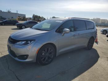 Salvage Chrysler Pacifica