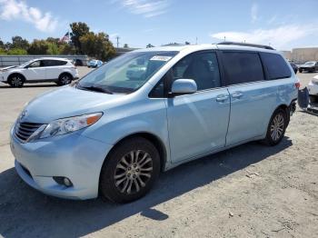  Salvage Toyota Sienna