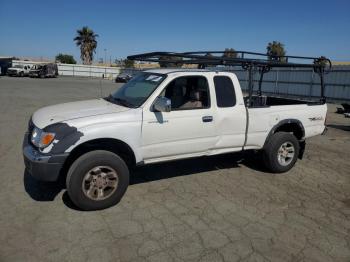  Salvage Toyota Tacoma