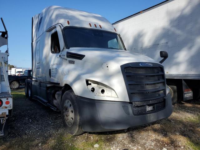  Salvage Freightliner Cascadia 1