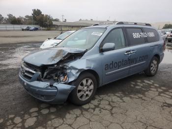  Salvage Hyundai Entourage