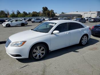  Salvage Chrysler 200
