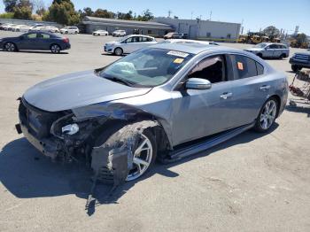  Salvage Nissan Maxima
