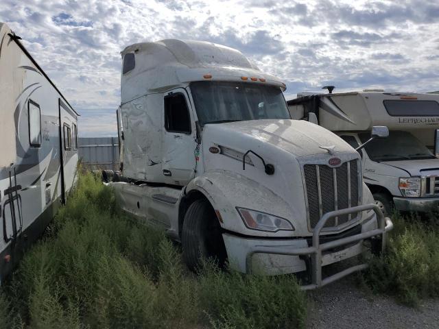  Salvage Peterbilt 579