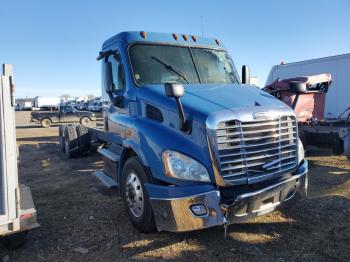  Salvage Freightliner Cascadia 1