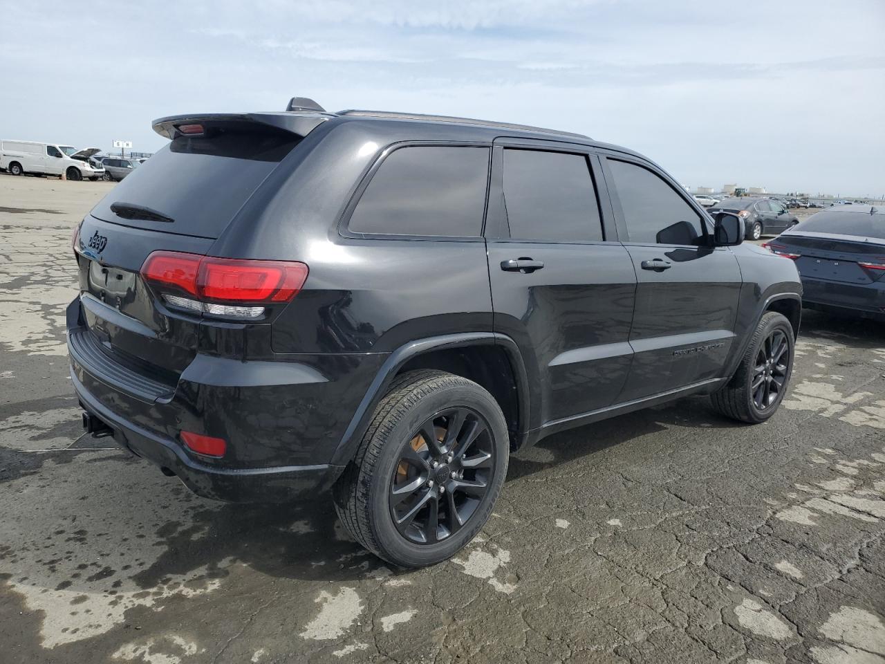 Jeep Grand Cherokee Laredo Image 4