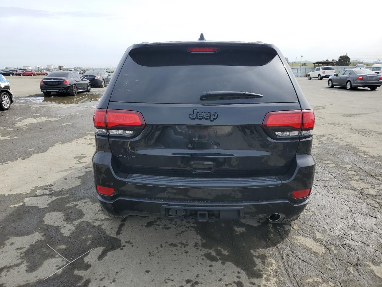 Jeep Grand Cherokee Laredo Image 9