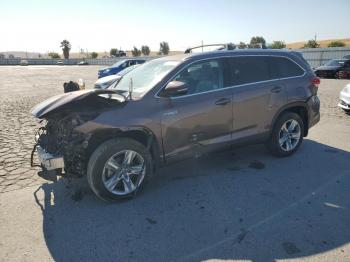  Salvage Toyota Highlander